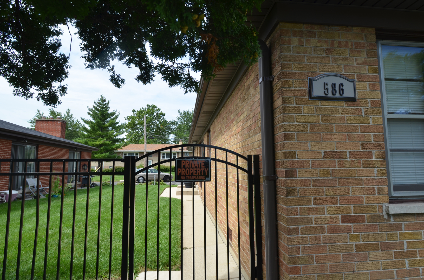 586 Rozanne Drive Addison, IL 60101 - Photo 2 of 13 Gallery Image 2