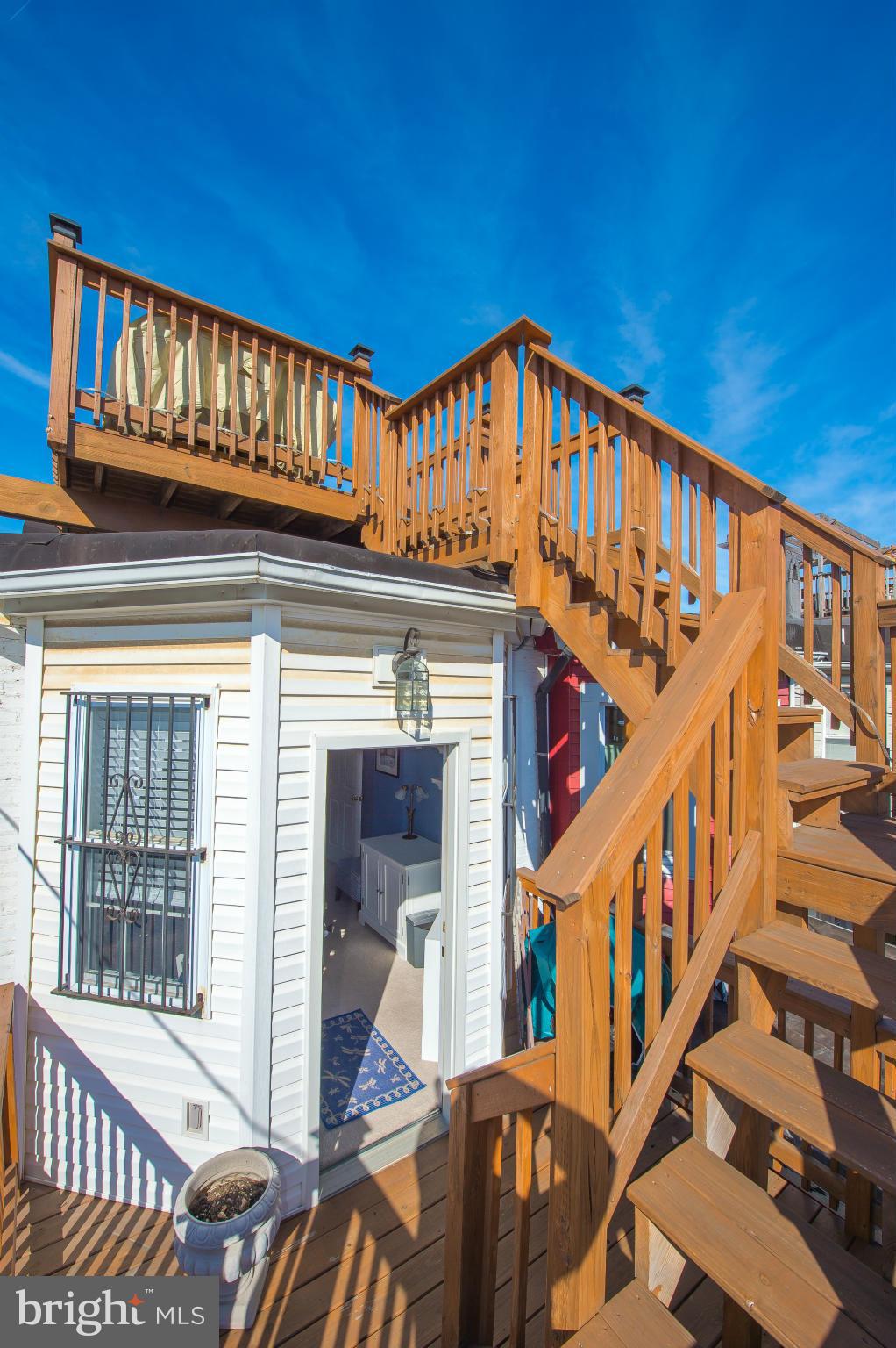 819 South Potomac Street Baltimore, MD 21224 - Photo 23 of 30 a view of entryway with a balcony