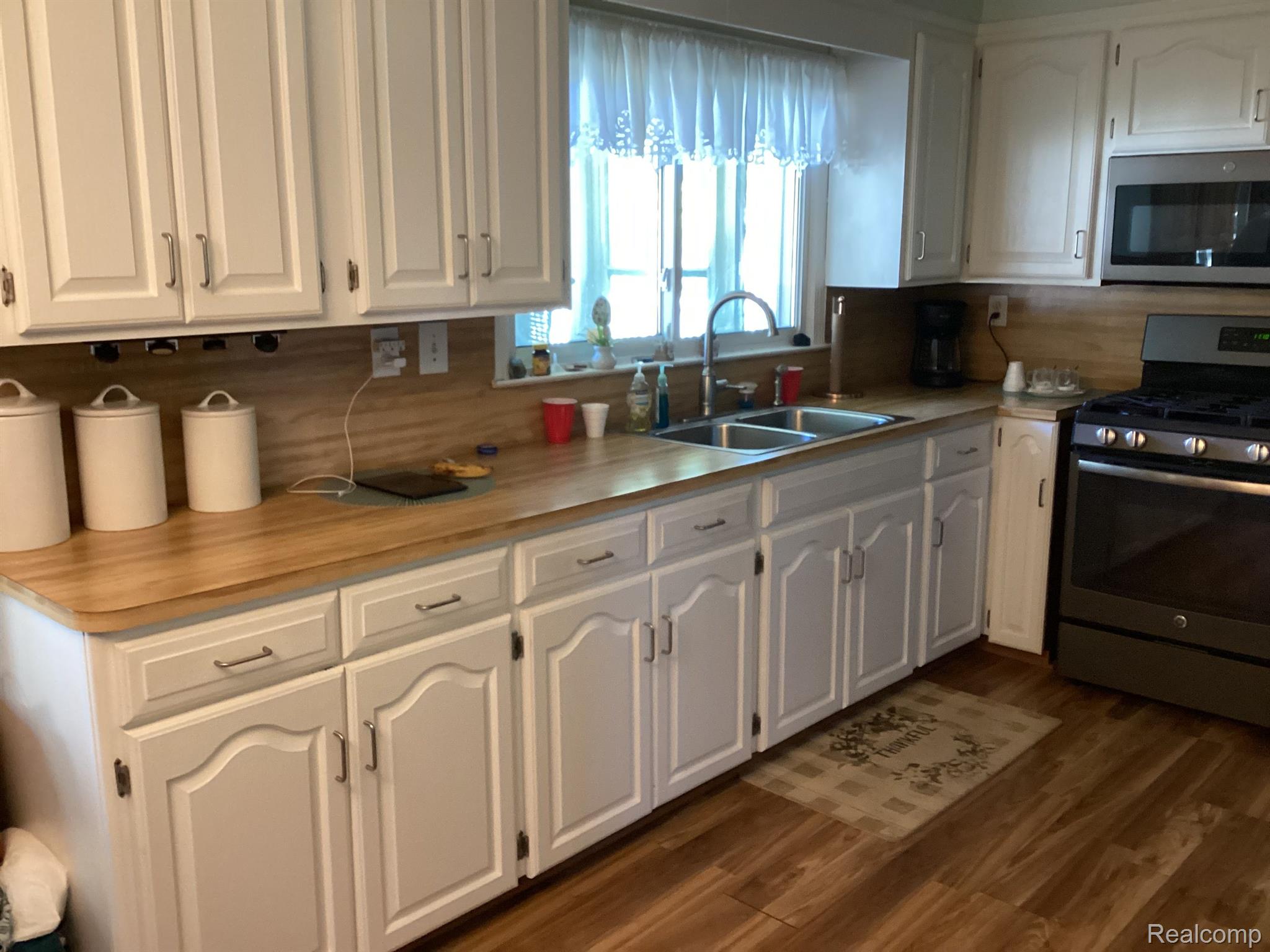 45166 Geddes Road Canton, MI 48188 - Photo 8 of 31 Gallery Image 8