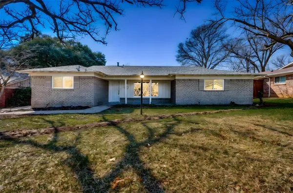 $339,900 | 4820 Briarwood Lane, Fort Worth, TX 76103