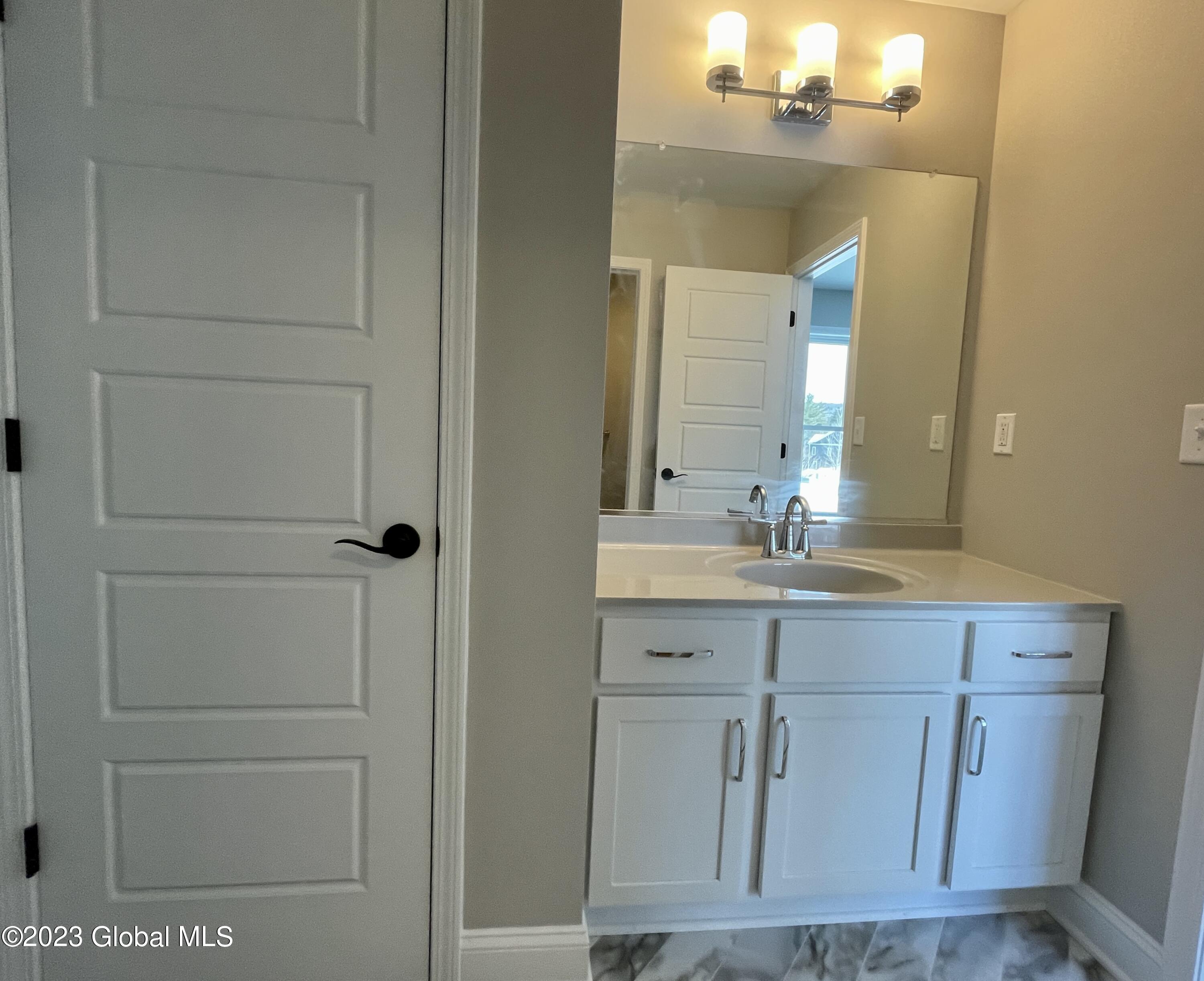 8 Burnham Road Wilton, NY 12831 - Photo 18 of 40 Jack-n-Jill Bath