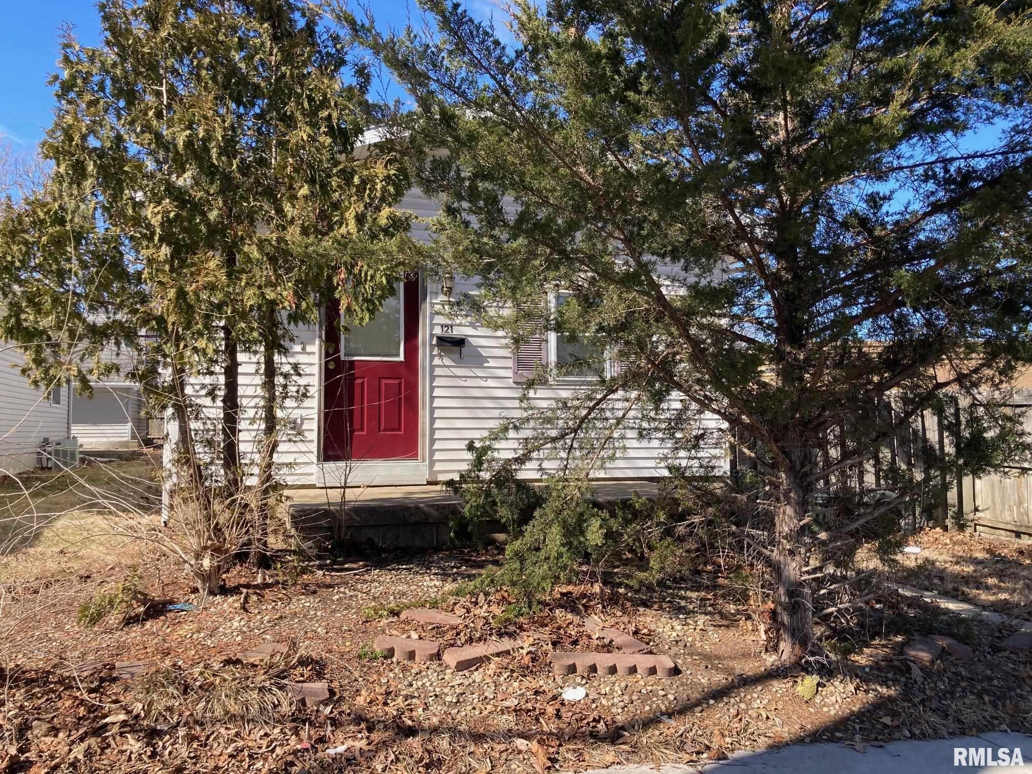 121 North Parker Avenue Springfield, IL 62702 - Photo 2 of 3