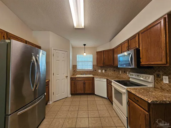 $1,850 | 4347 Crosswind Drive, Milton, FL 32583