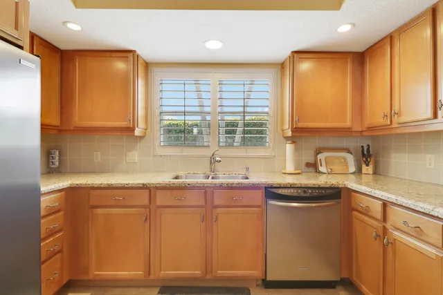 $749,900 | 4161 U.S. Highway 1, Unit C2, Jupiter, FL 33477