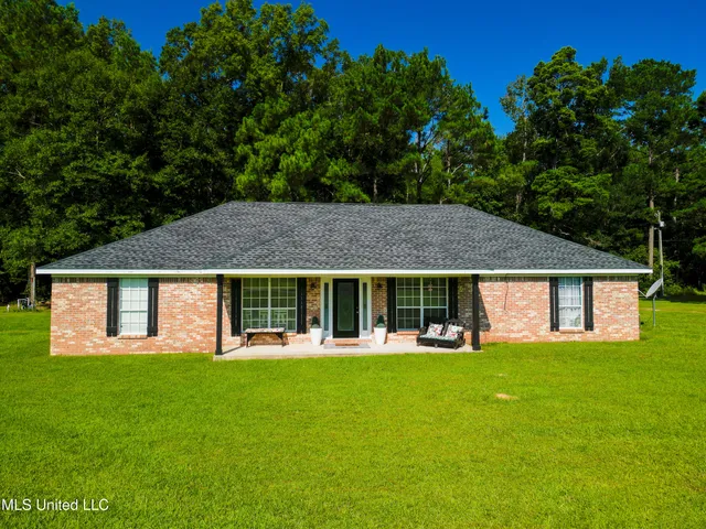 $300,000 | 2745 Merritt Road, Leakesville, MS 39451