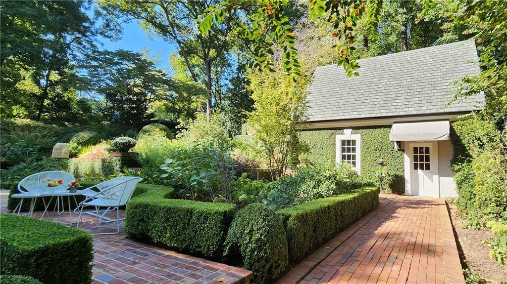 4224 East Conway Drive Northwest Atlanta, GA 30327 - Photo 19 of 72