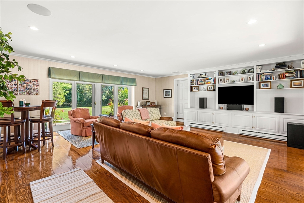 40 Pleasant Street Wenham, MA 01984 - Photo 6 of 34