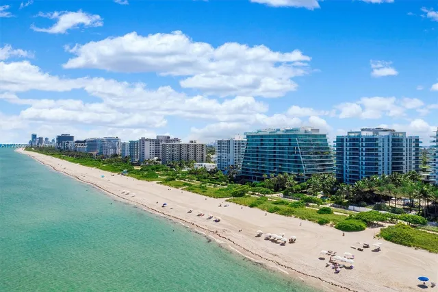 a view of building with an outdoor space