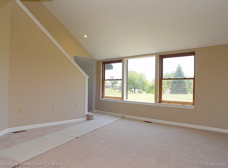 6450 Sharpe Road Fowlerville, MI 48836 - Photo 2 of 23 Lots of Natural Light.jpg