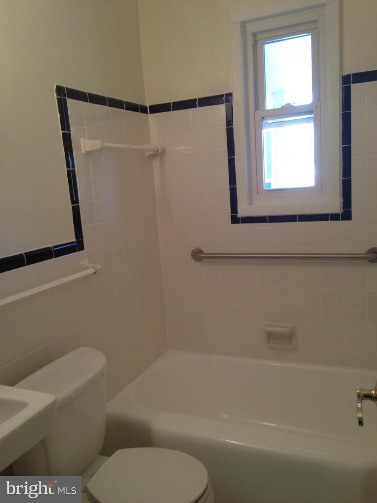 12115 Foley Street Silver Spring, MD 20902 - Photo 2 of 11 Bath