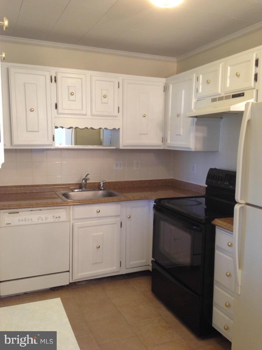 12115 Foley Street Silver Spring, MD 20902 - Photo 5 of 11 Kitchen