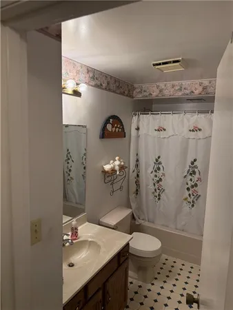 $230,000 | 1525 Orchard Drive, Greensburg, PA 15601