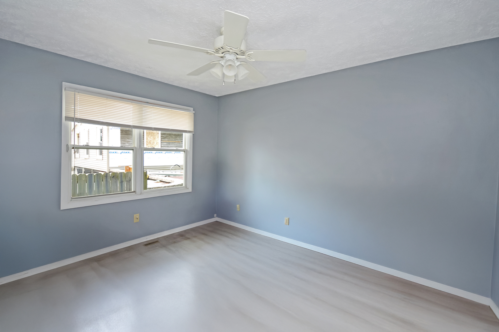 107 East Division Street Bloomington, IL 61701 - Photo 24 of 36