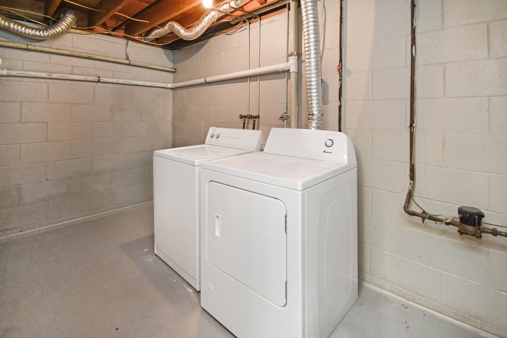 107 East Division Street Bloomington, IL 61701 - Photo 29 of 36