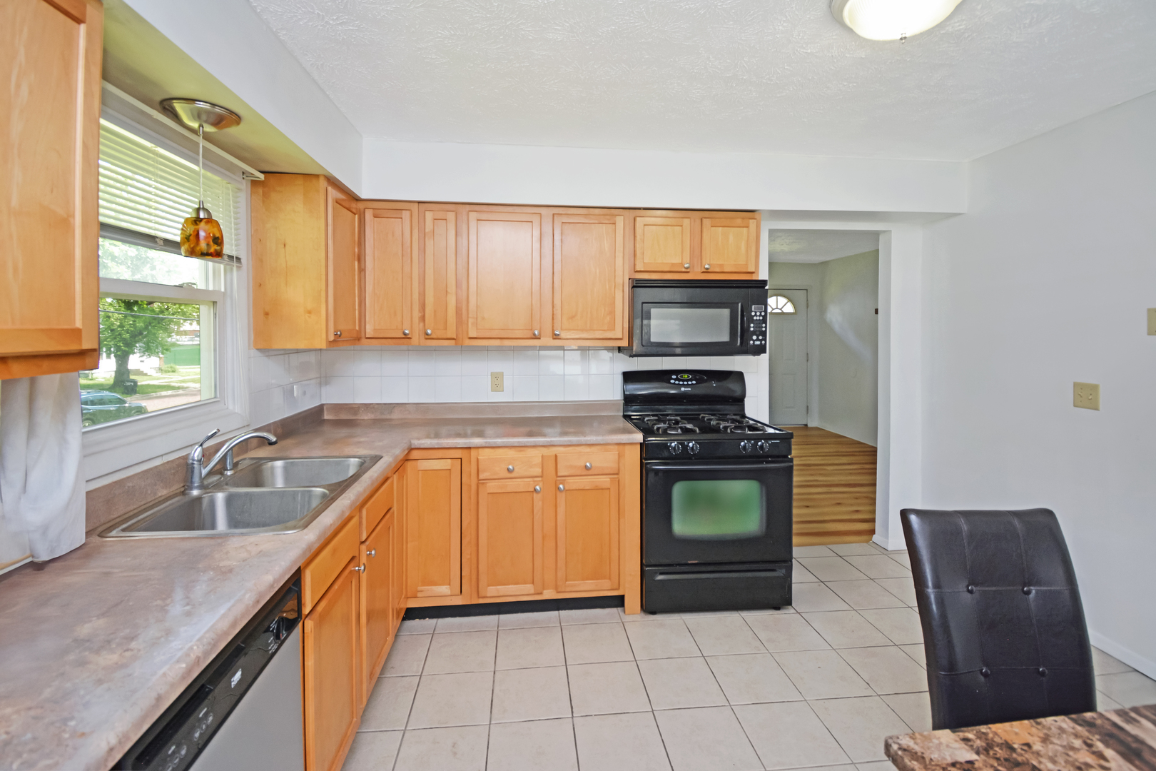 107 East Division Street Bloomington, IL 61701 - Photo 7 of 36