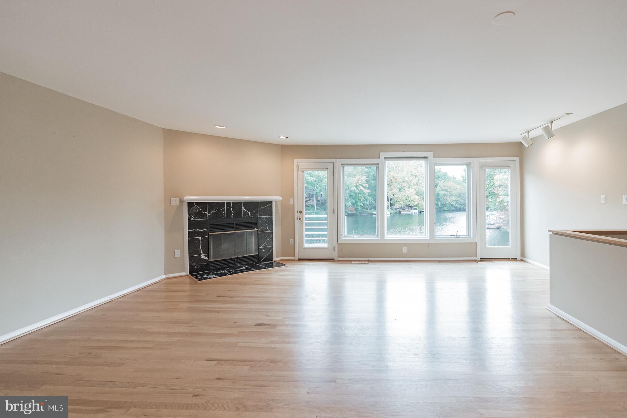 1967 Lakeport Way Reston, VA 20191 - Photo 4 of 34 Gallery Image 4