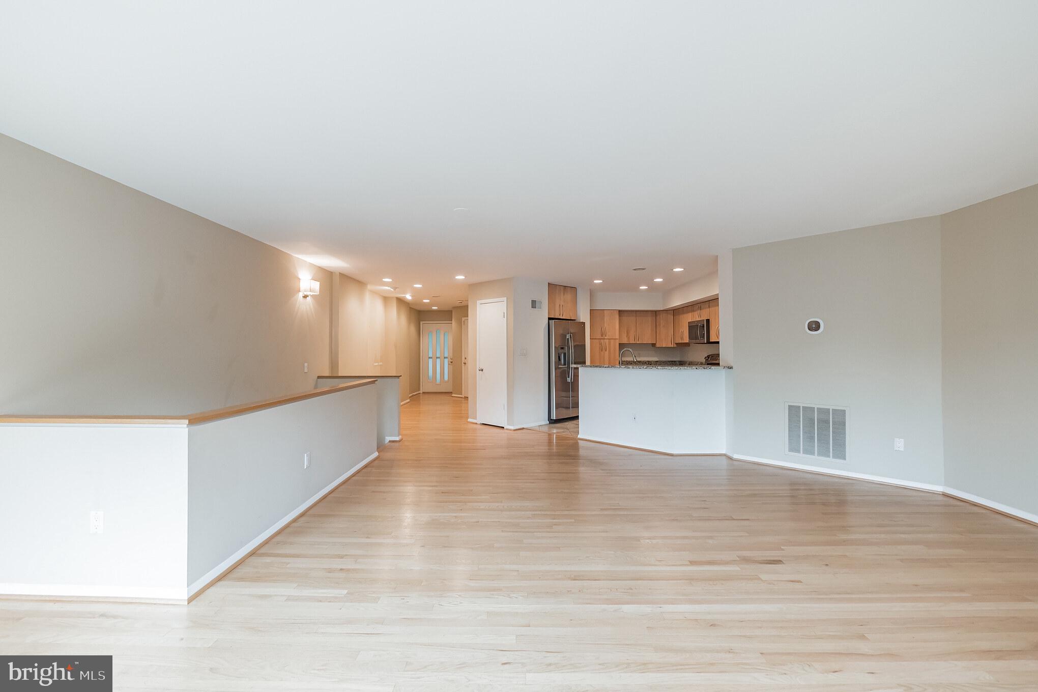 1967 Lakeport Way Reston, VA 20191 - Photo 5 of 34 Gallery Image 5