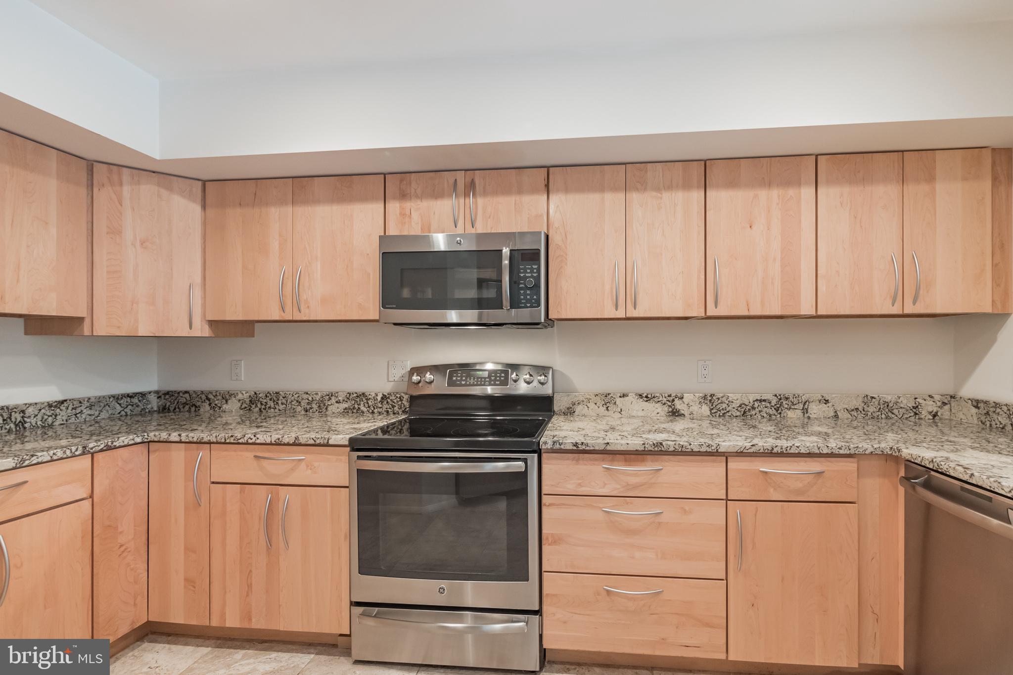 1967 Lakeport Way Reston, VA 20191 - Photo 8 of 34 Gallery Image 8