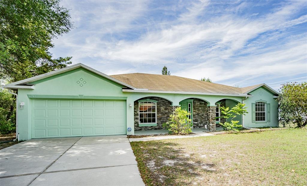 6283 Lorraine Lane Spring Hill, FL 34608 - Photo 2 of 27