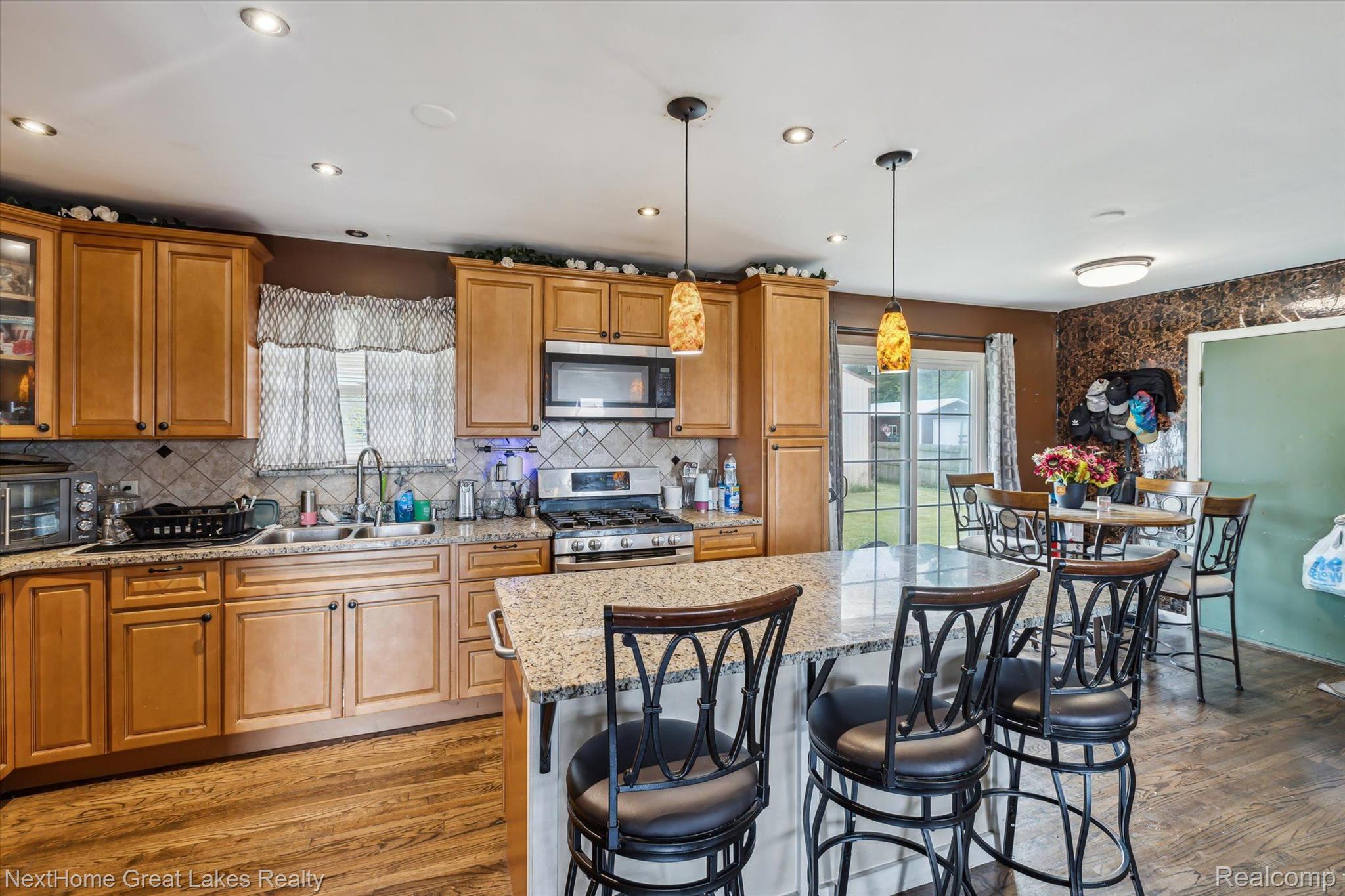 1372 North Genesee Road Burton, MI 48509 - Photo 10 of 32