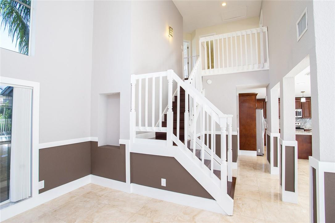 Undisclosed Address Pompano Beach, FL 33073 - Photo 16 of 35 dining