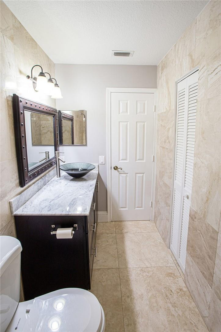 Undisclosed Address Pompano Beach, FL 33073 - Photo 22 of 35 bathroom #2