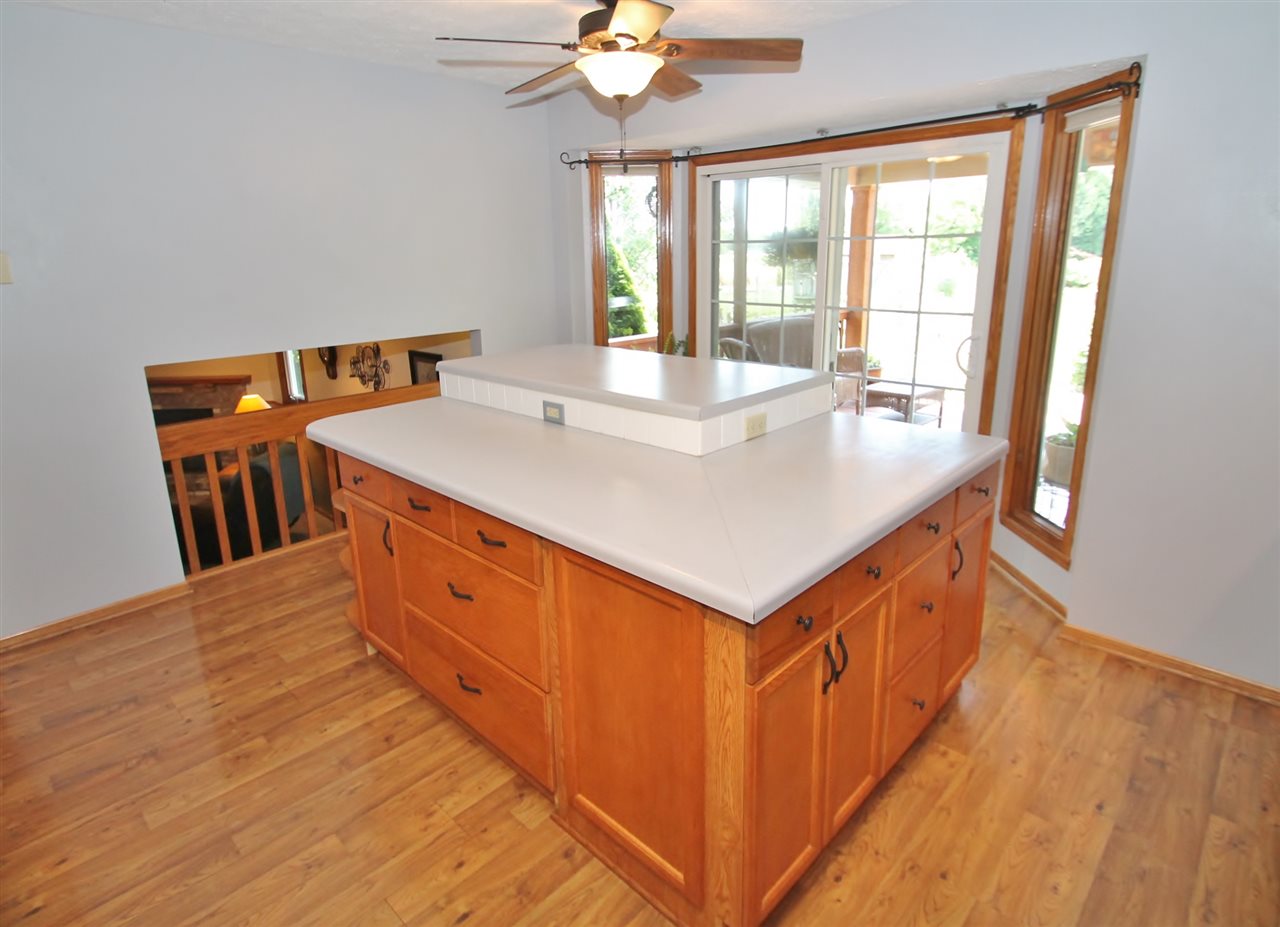 518 Pin Oak Road Rockton, IL 61072 - Photo 13 of 25 a very nice looking room with a large window