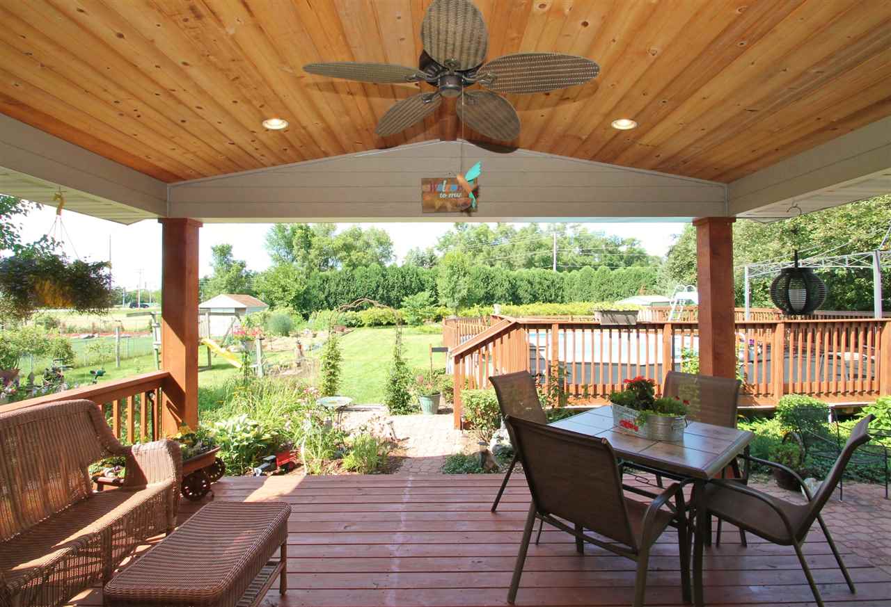 518 Pin Oak Road Rockton, IL 61072 - Photo 4 of 25 a view of a patio with furniture