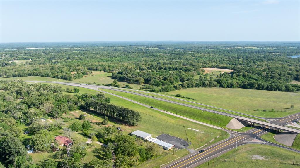 951 Southeast Se Loop Athens, TX 75751 - Photo 4 of 34 a view of a city