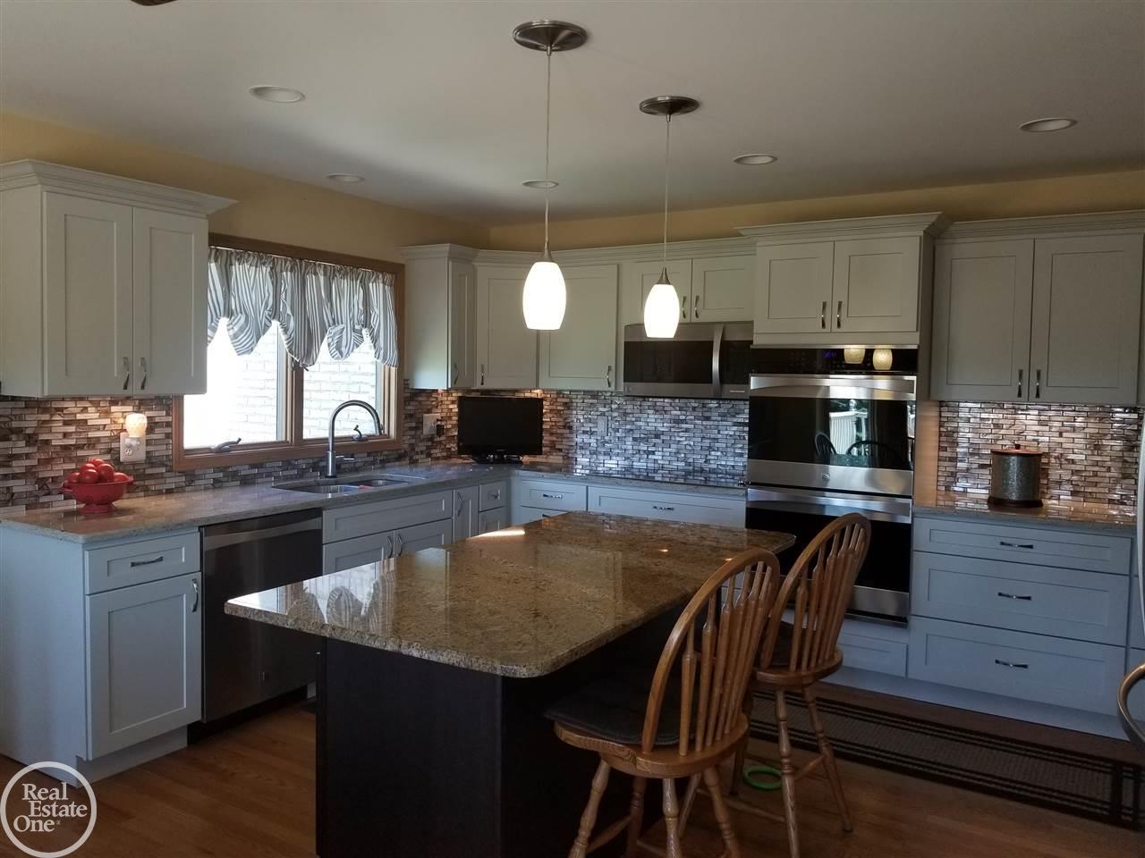 32498 Armada Ridge Road Richmond, MI 48062 - Photo 10 of 40 31326417-9.JPG