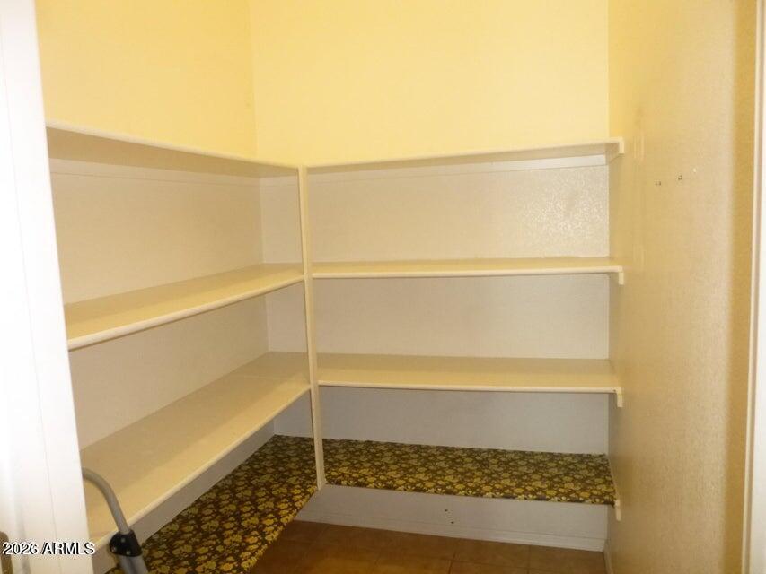 2727 North Price Road, Unit 28 Chandler, AZ 85224 - Photo 5 of 14 a bathroom with a window