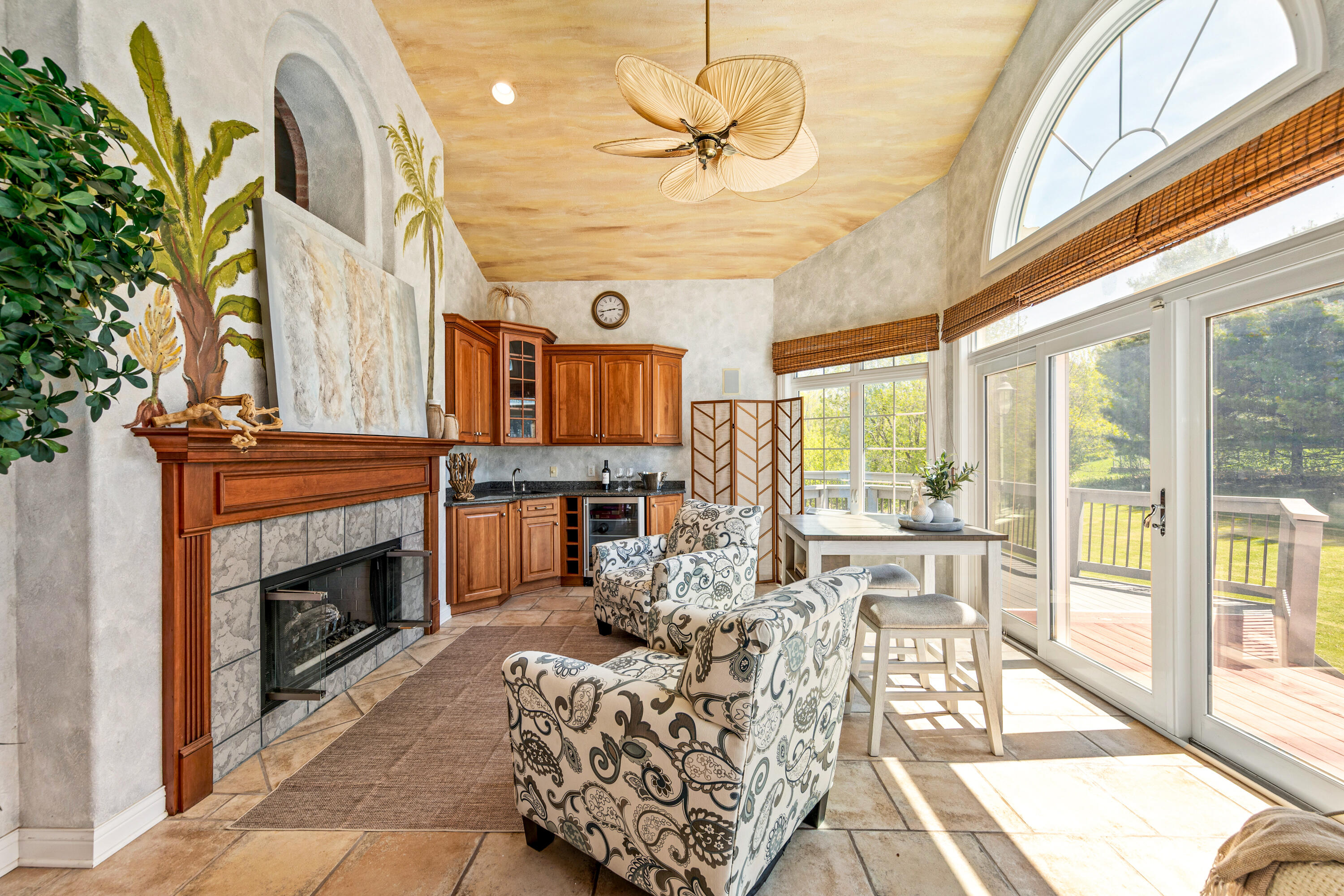 W251S5204 Poppy Fields Road Waukesha, WI 53189 - Photo 28 of 70 SUN ROOM