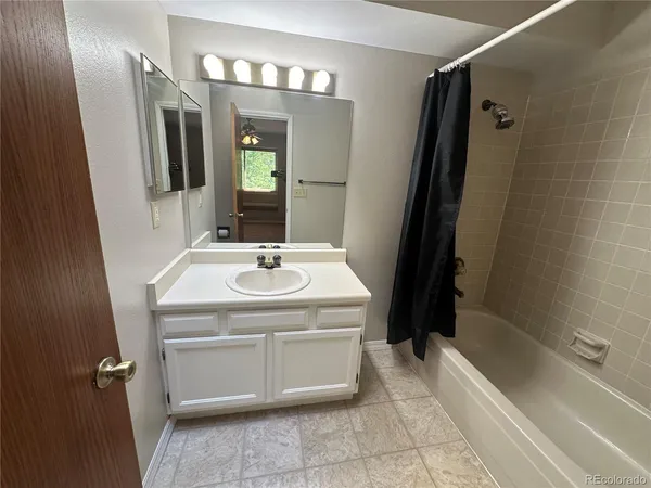 $1,995 | 488 West Rockrimmon Boulevard, Unit B, Colorado Springs, CO 80919