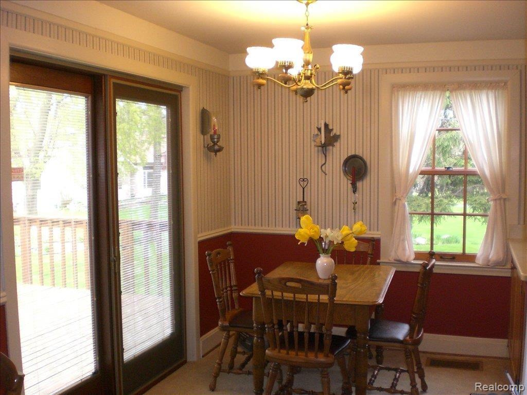3140 Seymour Lake Road Oxford, MI 48371 - Photo 16 of 25 Kitchen Nook DW to Deck!