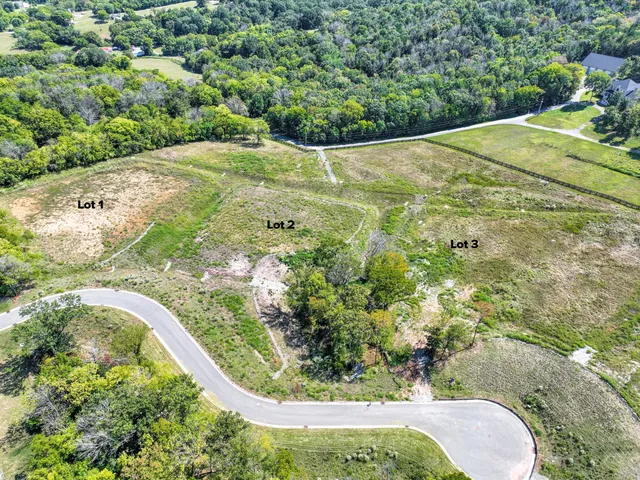 a view of a back yard of the house