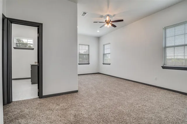 $289,500 | 705 Lakeland Drive, West Tawakoni, TX 75474