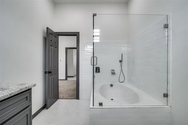 $289,500 | 705 Lakeland Drive, West Tawakoni, TX 75474