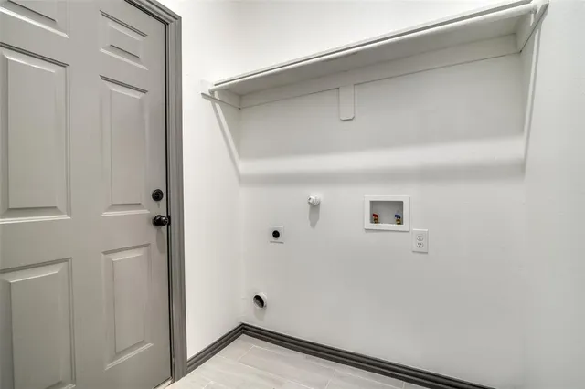 $289,500 | 705 Lakeland Drive, West Tawakoni, TX 75474