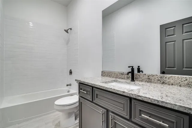 $289,500 | 705 Lakeland Drive, West Tawakoni, TX 75474