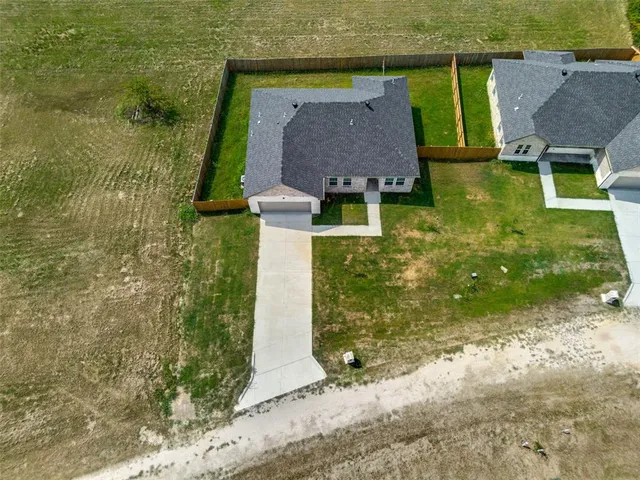 $289,500 | 705 Lakeland Drive, West Tawakoni, TX 75474