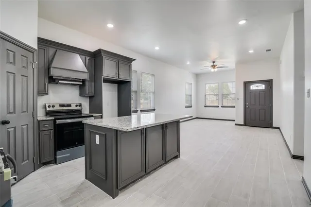 $289,500 | 705 Lakeland Drive, West Tawakoni, TX 75474