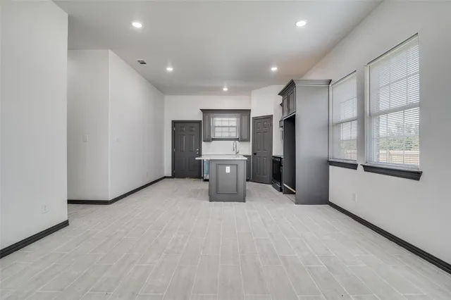 $289,500 | 705 Lakeland Drive, West Tawakoni, TX 75474