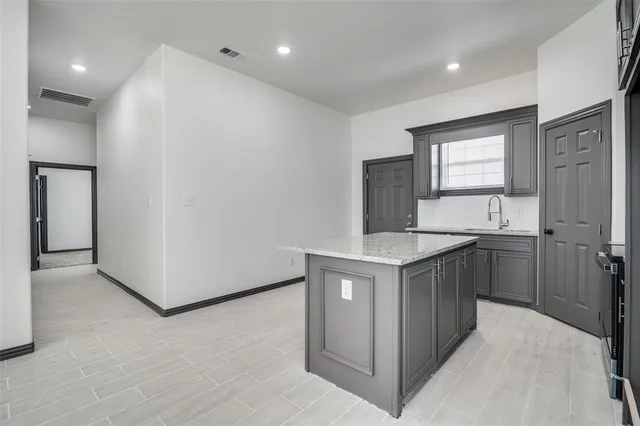 $289,500 | 705 Lakeland Drive, West Tawakoni, TX 75474