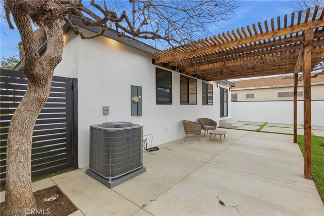 $1,850,000 | 3330 Delaware Avenue, Santa Monica, CA 90404