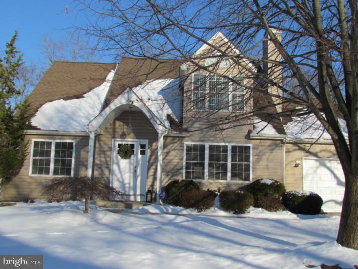 11 Country Lane Hamilton, NJ 08690 - Photo 1 of 25 Gallery Image 1