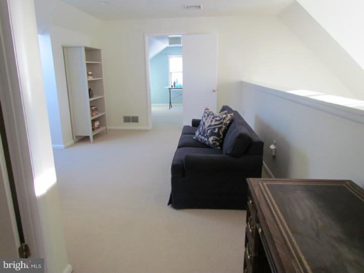 11 Country Lane Hamilton, NJ 08690 - Photo 19 of 25 Gallery Image 19