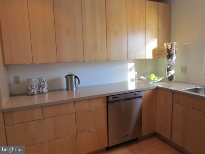 11 Country Lane Hamilton, NJ 08690 - Photo 5 of 25 Gallery Image 5