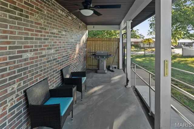 $150,000 | 333 Mercury Drive, Godfrey, IL 62035