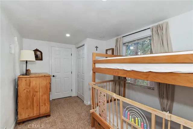 a view of utility room