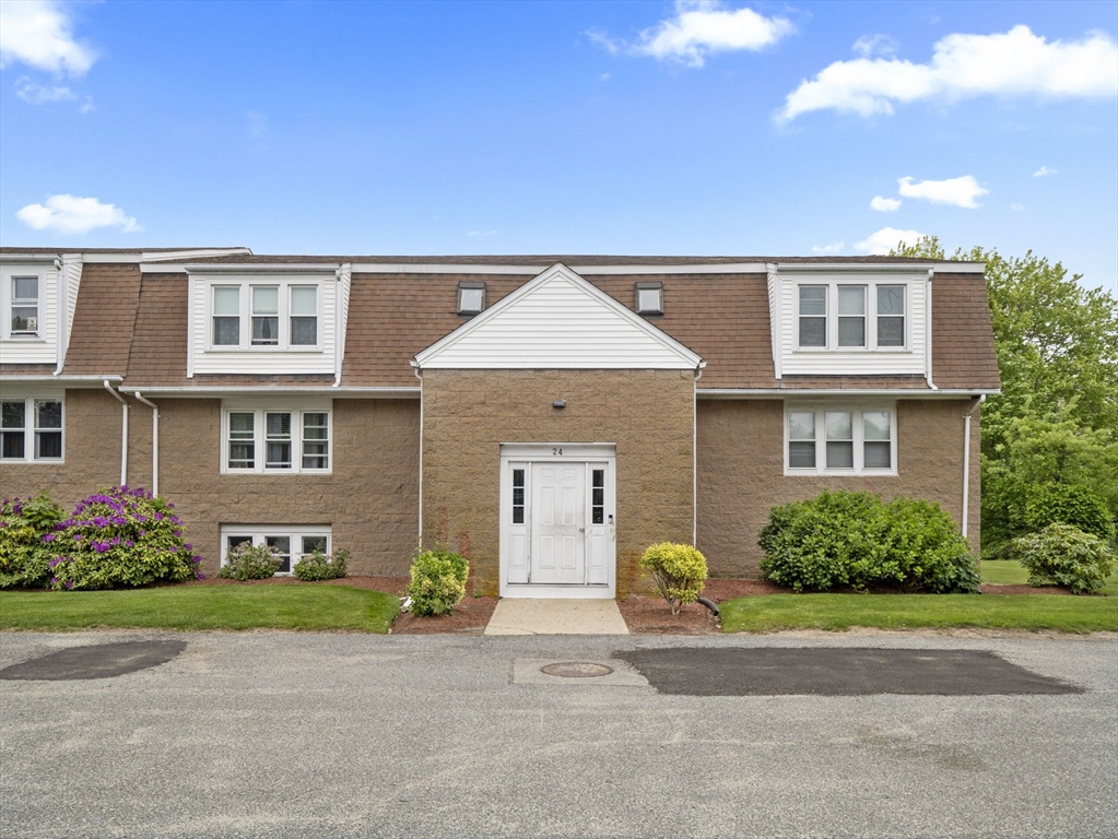 24 Bettys Pond Road, Unit K Barnstable, MA 02601 - Photo 1 of 40 Gallery Image 1